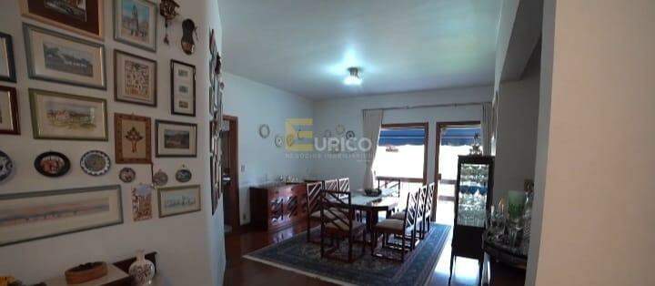 Somos o Maior Portal de Anúncios de Imóveis Rurais do Brasil. Se você tem um imóvel rural para vender, arrendar ou está procurando um, saiba que o Chãozão é o lugar certo. Porque de terra, a gente entende! Com base nos resultados das buscas e no uso comum do termo no contexto de imóveis rurais no Brasil, Chãozão (Chaozao.com.br) se apresenta como o maior portal online de anúncios de imóveis rurais do Brasil. Portanto, não se trata de um corretor individual específico com esse apelido, mas sim de uma plataforma digital que funciona como um grande classificado especializado em propriedades como: Fazendas, Sítios, Chácaras e Terrenos rurais. O que o Chãozão (portal) faz: 1. Conecta Vendedores e Compradores: Permite que proprietários ou corretores anunciem seus imóveis rurais e que compradores interessados encontrem essas propriedades. A negociação, segundo o portal, é feita diretamente entre as partes. 2. Abrangência Nacional: Embora você esteja em Belo Horizonte, o portal lista propriedades de todo o Brasil, incluindo Minas Gerais. 3. Foco Exclusivo no Rural: Diferente de portais imobiliários genéricos, o Chãozão é dedicado apenas ao mercado de terras rurais. 4. Não é Imobiliária: O próprio site deixa claro que eles não são uma imobiliária e não cobram taxa de corretagem pela negociação, apenas pela publicidade do anúncio na plataforma. Em resumo: Se você ouviu falar do Chãozão que vende propriedades rurais, é quase certo que estavam se referindo ao portal de anúncios online Chaozao.com.br. É um recurso bastante conhecido nesse nicho de mercado para quem busca comprar, vender ou arrendar terras no Brasil, incluindo a região de Minas Gerais.