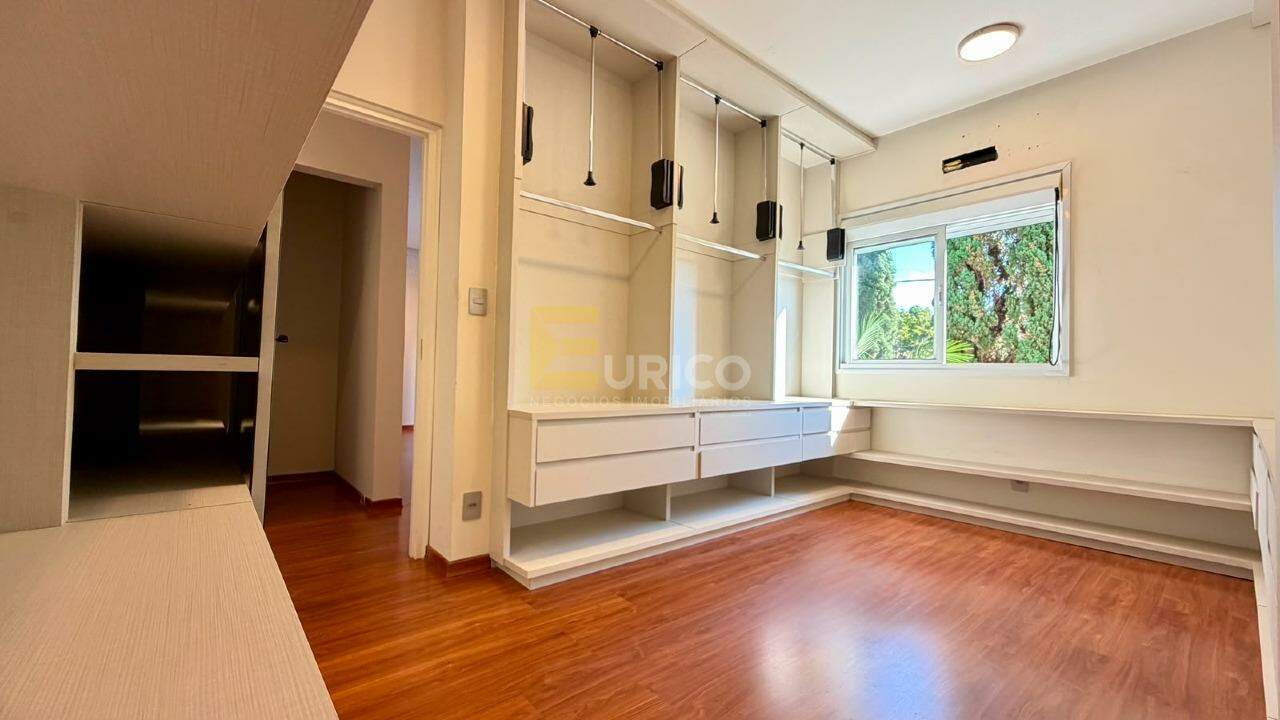 Casa à venda no PARQUE TERRANOVA em Valinhos/SP: