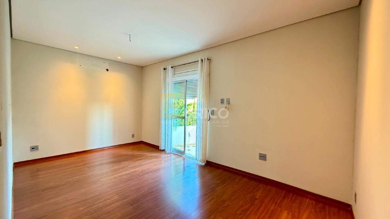 Casa à venda no PARQUE TERRANOVA em Valinhos/SP: