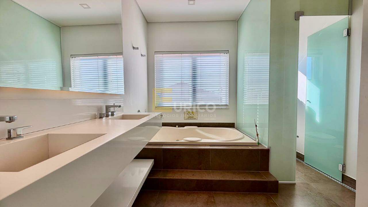Casa à venda no PARQUE TERRANOVA em Valinhos/SP: