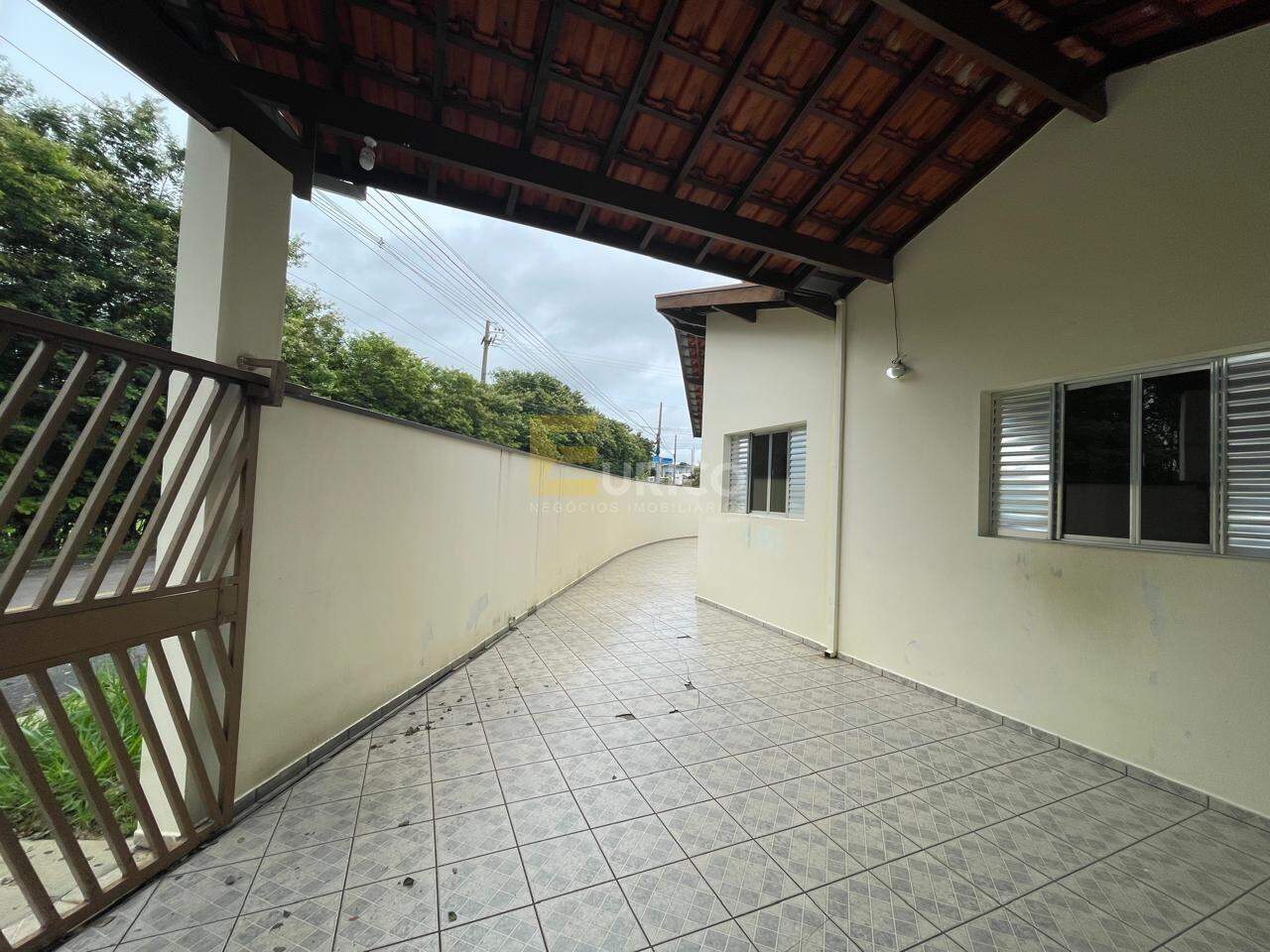 Casa para aluguel no Jardim Mirian em Vinhedo/SP: garagem
