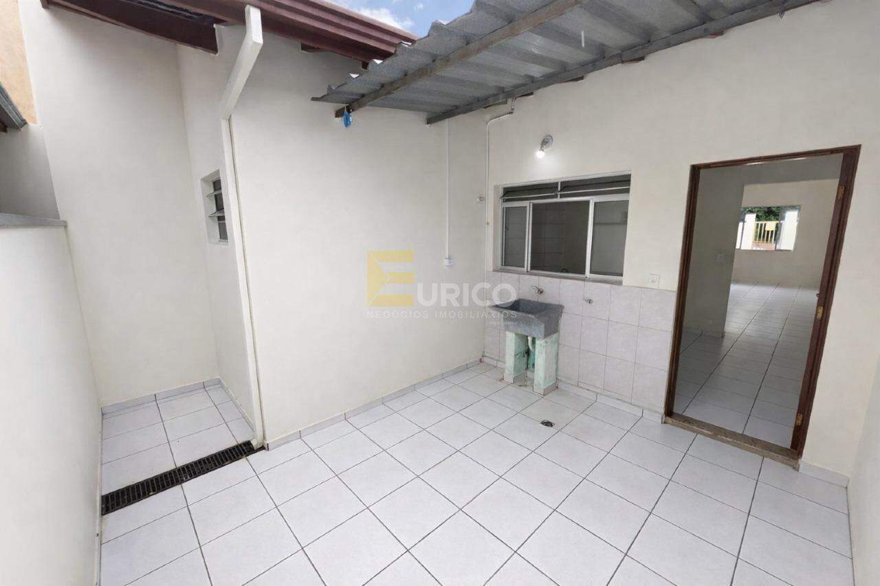 Casa para aluguel no Jardim Mirian em Vinhedo/SP: quintal