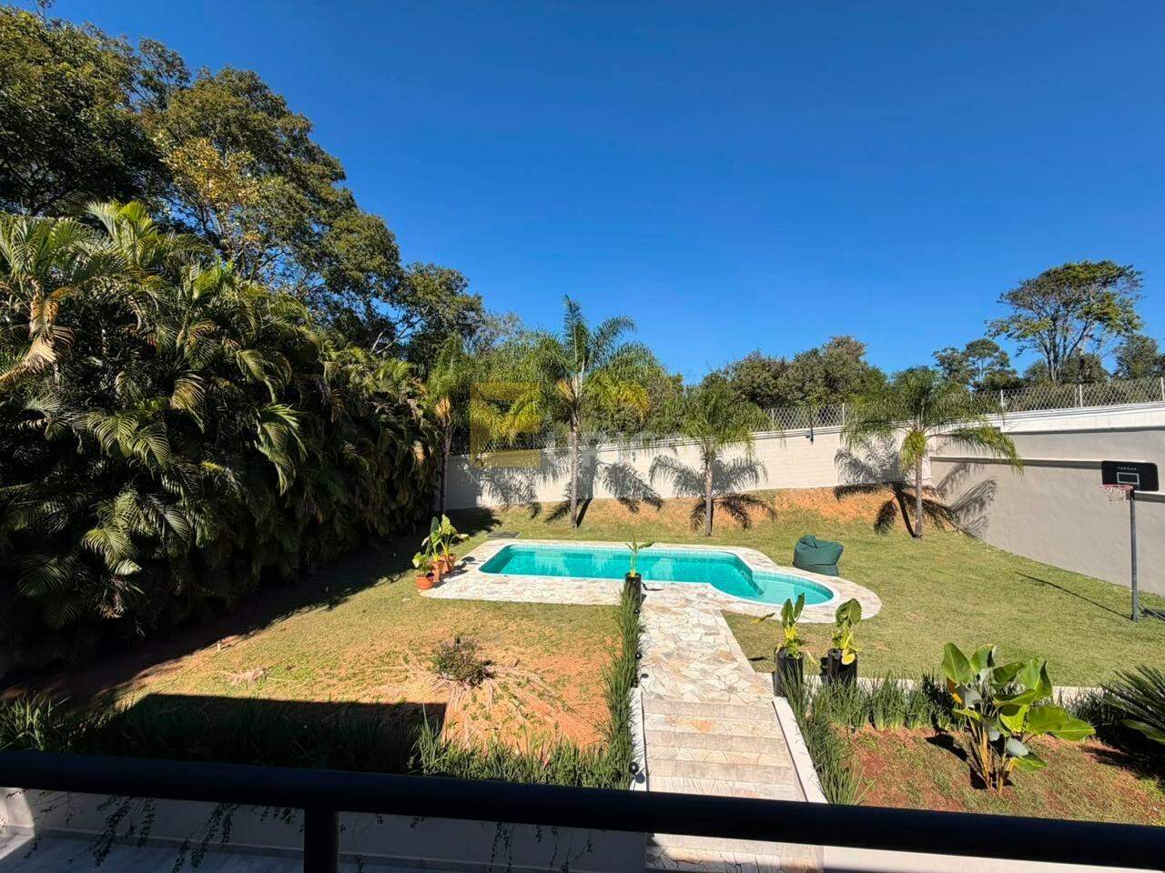Casa em condomínio à venda no Condomínio Portal do Lago em Valinhos/SP: 