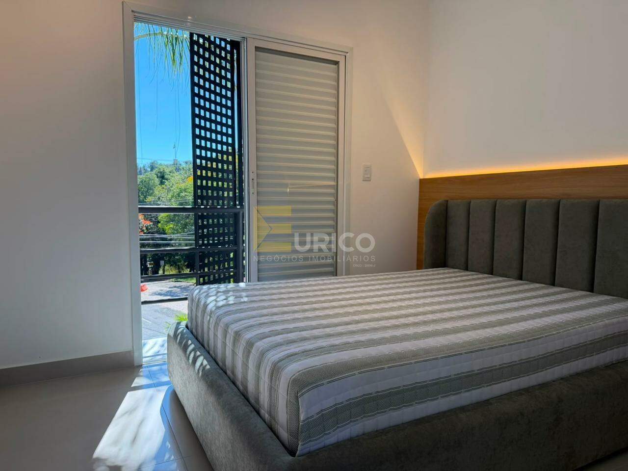 Casa em condomínio à venda no Condomínio Portal do Lago em Valinhos/SP: 