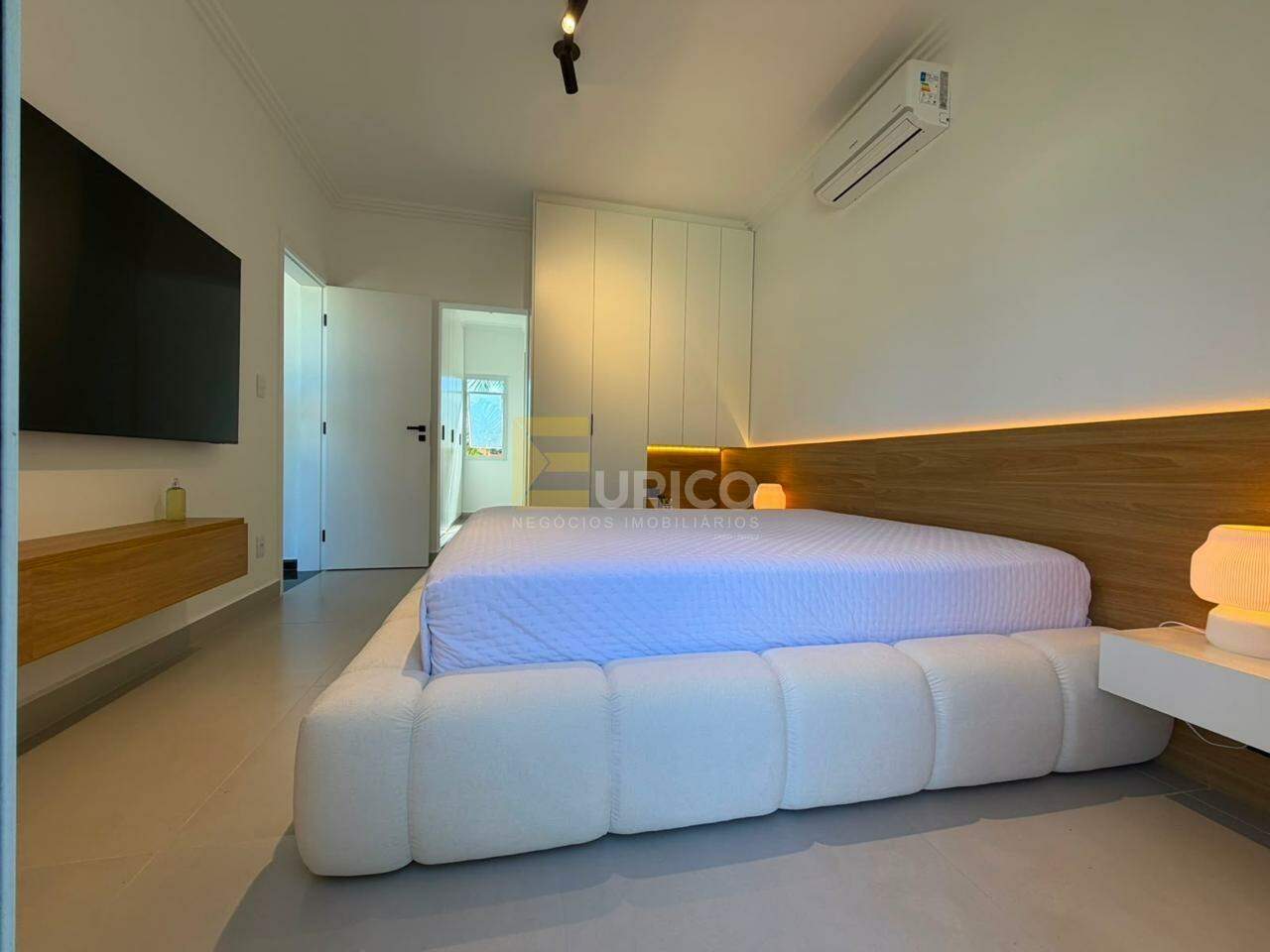 Casa em condomínio à venda no Condomínio Portal do Lago em Valinhos/SP: 