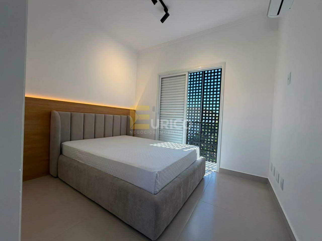 Casa em condomínio à venda no Condomínio Portal do Lago em Valinhos/SP: 