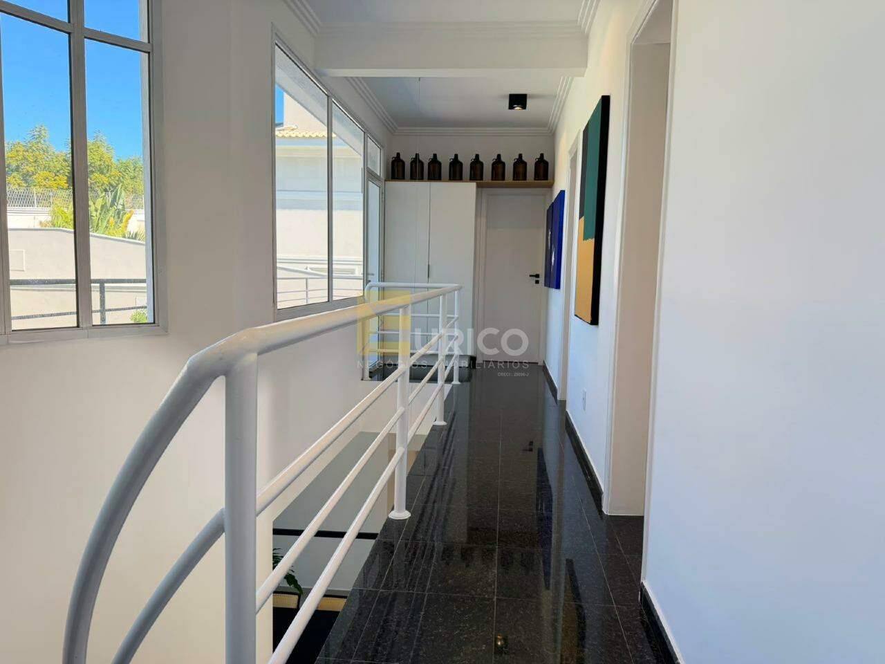Casa em condomínio à venda no Condomínio Portal do Lago em Valinhos/SP: 