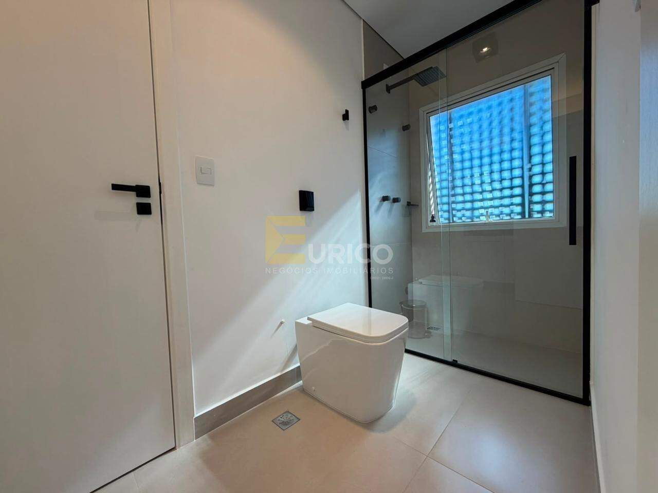 Casa em condomínio à venda no Condomínio Portal do Lago em Valinhos/SP: 