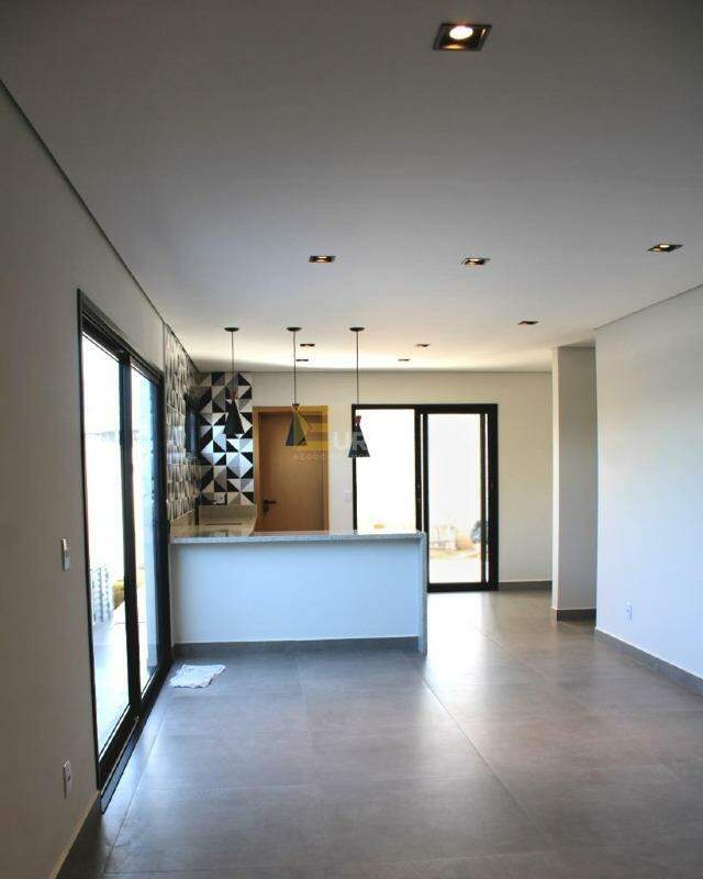 Casa em condomínio à venda no Condomínio Portal do Bosque em Louveira/SP: 