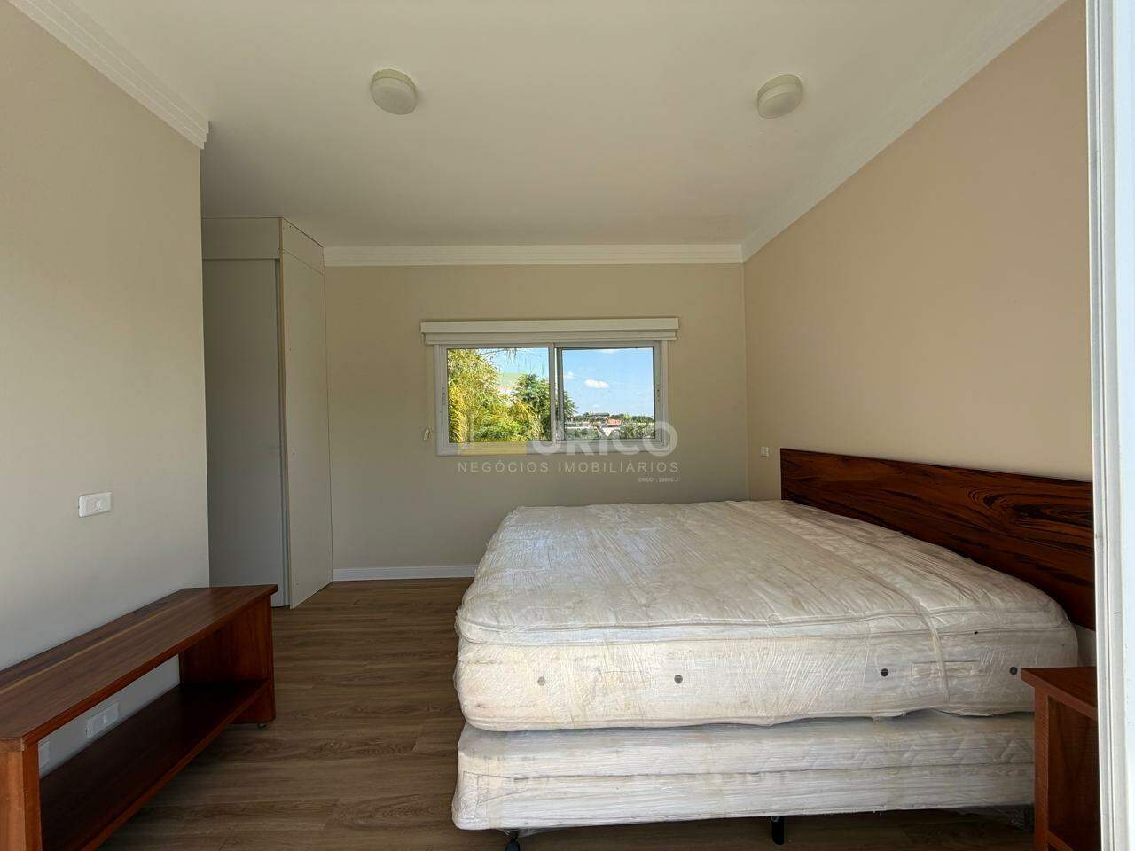 Casa em condomínio à venda no Condomínio Residencial Jardim Primavera em Louveira/SP: