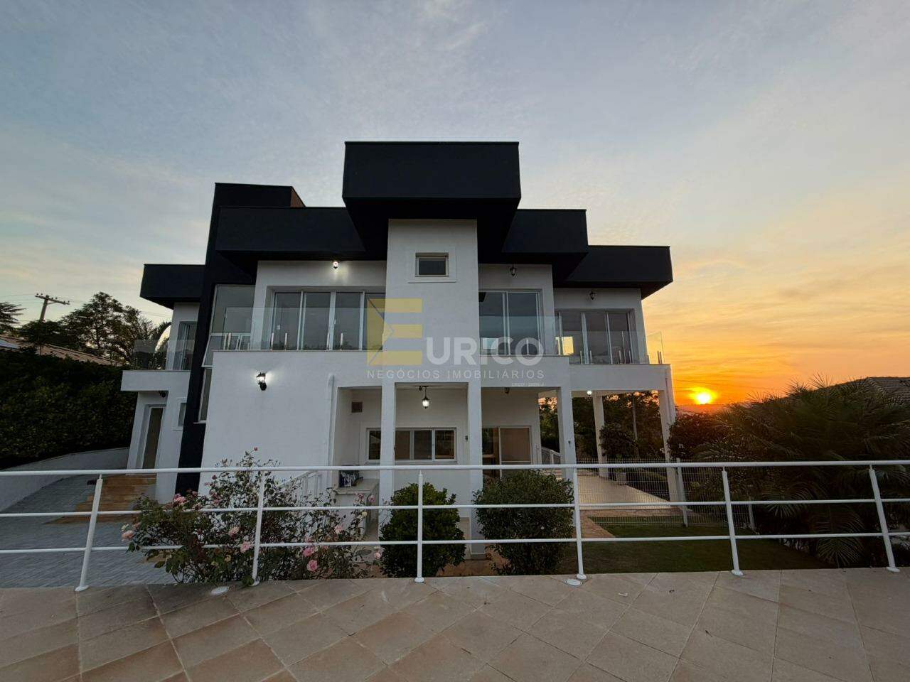 Casa em condomínio à venda no Condomínio Residencial Jardim Primavera em Louveira/SP: