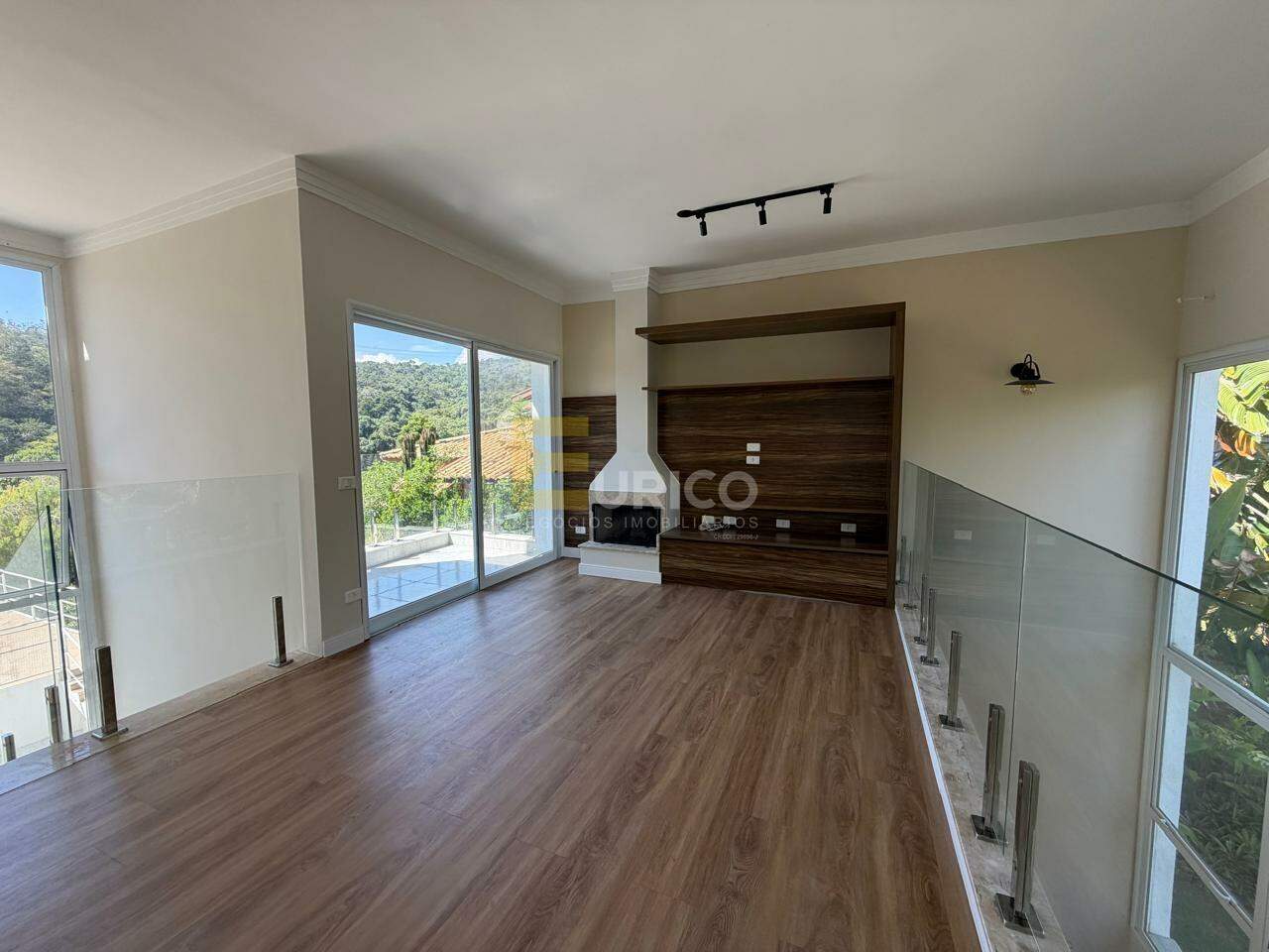 Casa em condomínio à venda no Condomínio Residencial Jardim Primavera em Louveira/SP: