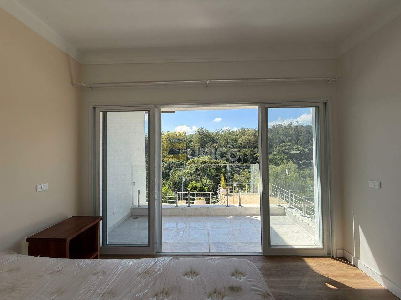 Casa em condomínio à venda no Condomínio Residencial Jardim Primavera em Louveira/SP: