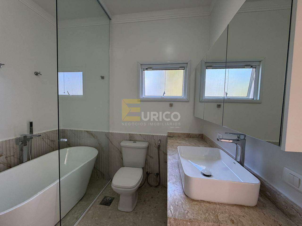 Casa em condomínio à venda no Condomínio Residencial Jardim Primavera em Louveira/SP: