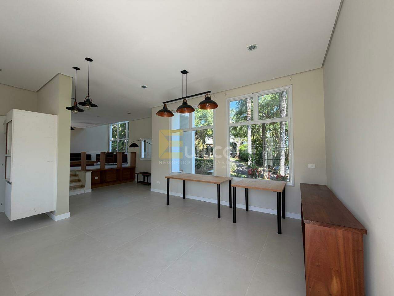 Casa em condomínio à venda no Condomínio Residencial Jardim Primavera em Louveira/SP: