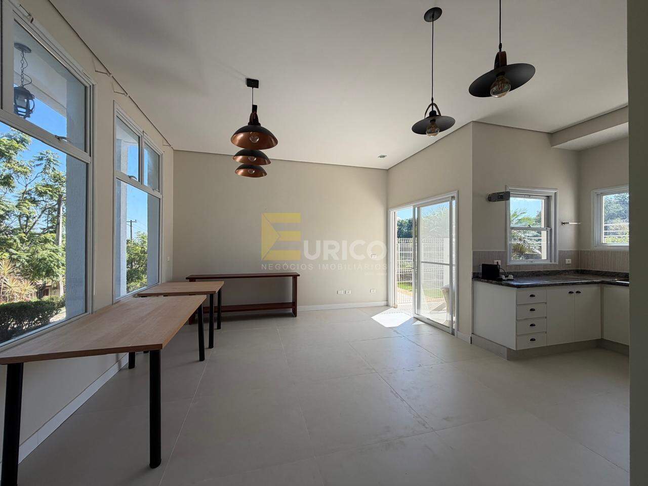 Casa em condomínio à venda no Condomínio Residencial Jardim Primavera em Louveira/SP: