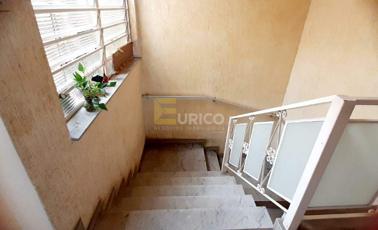 Casa à venda no VILA EMBARÉ em Valinhos/SP: 