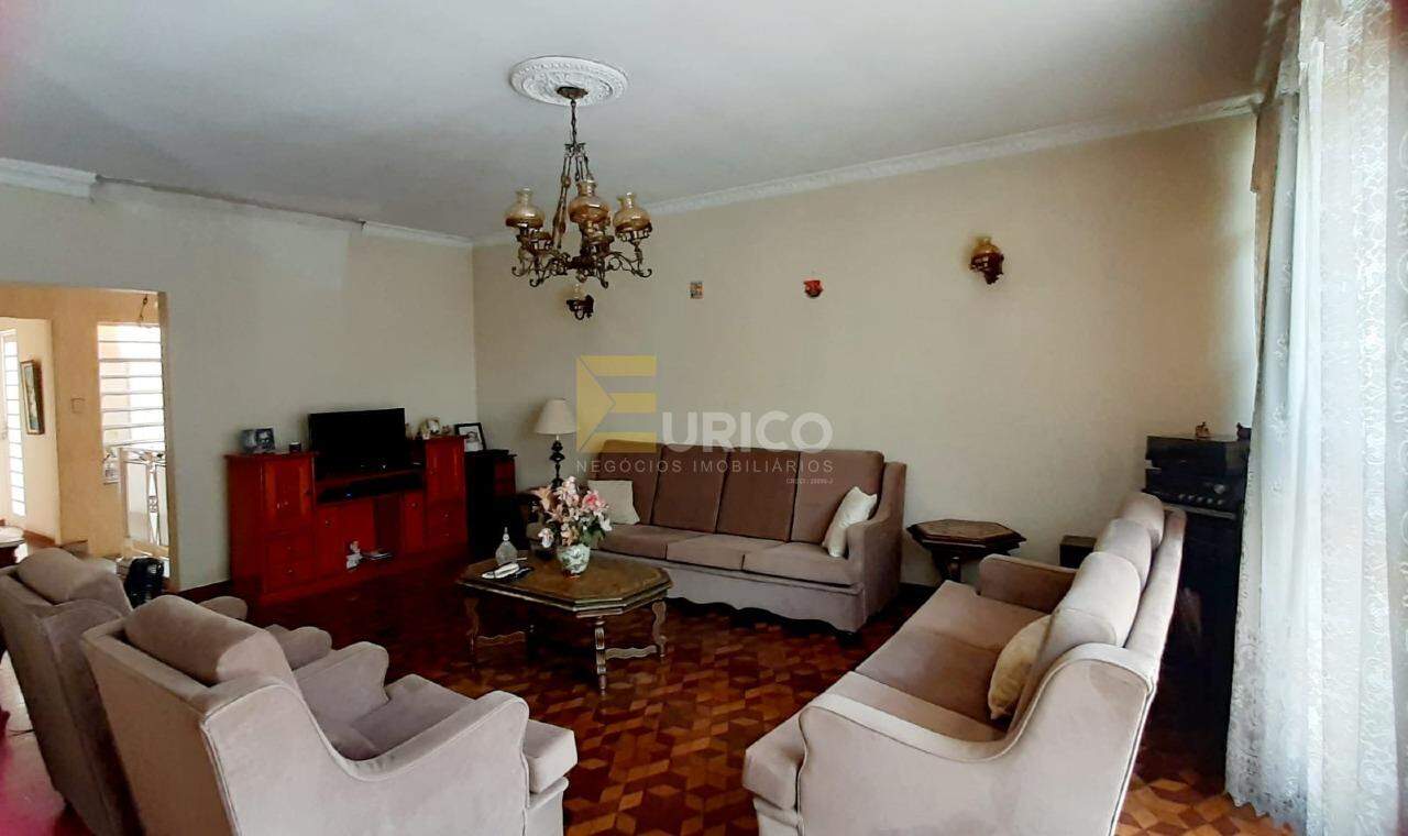 Casa à venda no VILA EMBARÉ em Valinhos/SP: 