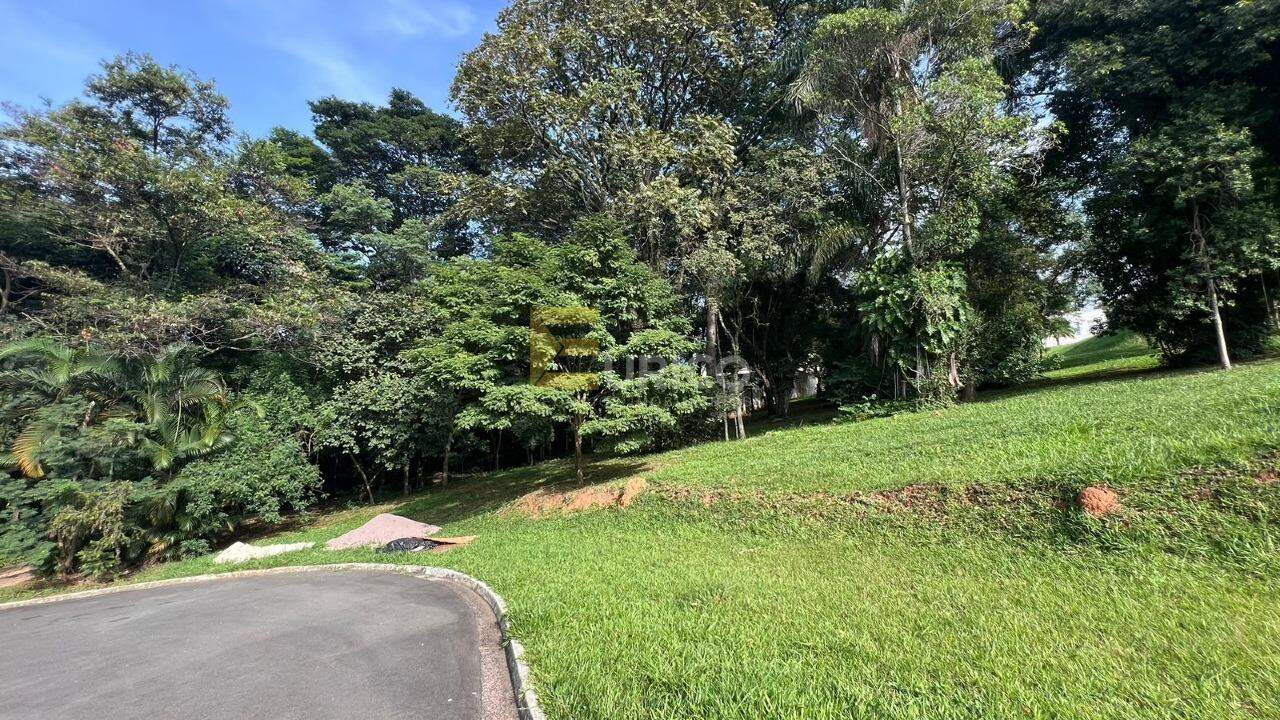 Terreno em Condomínio à venda no Condomínio Villa Lombarda em Valinhos/SP: 