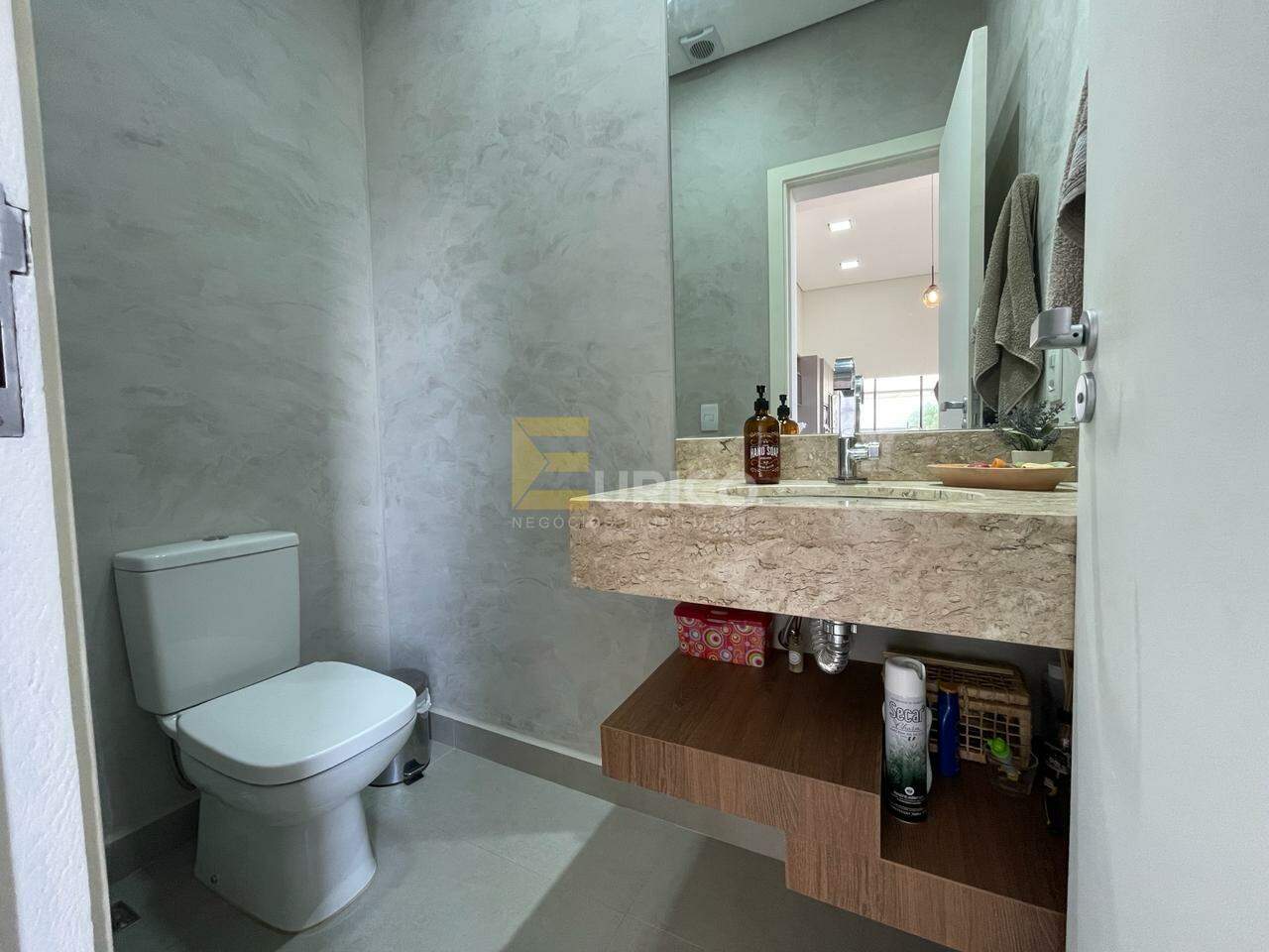 Casa em condomínio à venda no Condomínio Portal do Jequitibá em Valinhos/SP: 