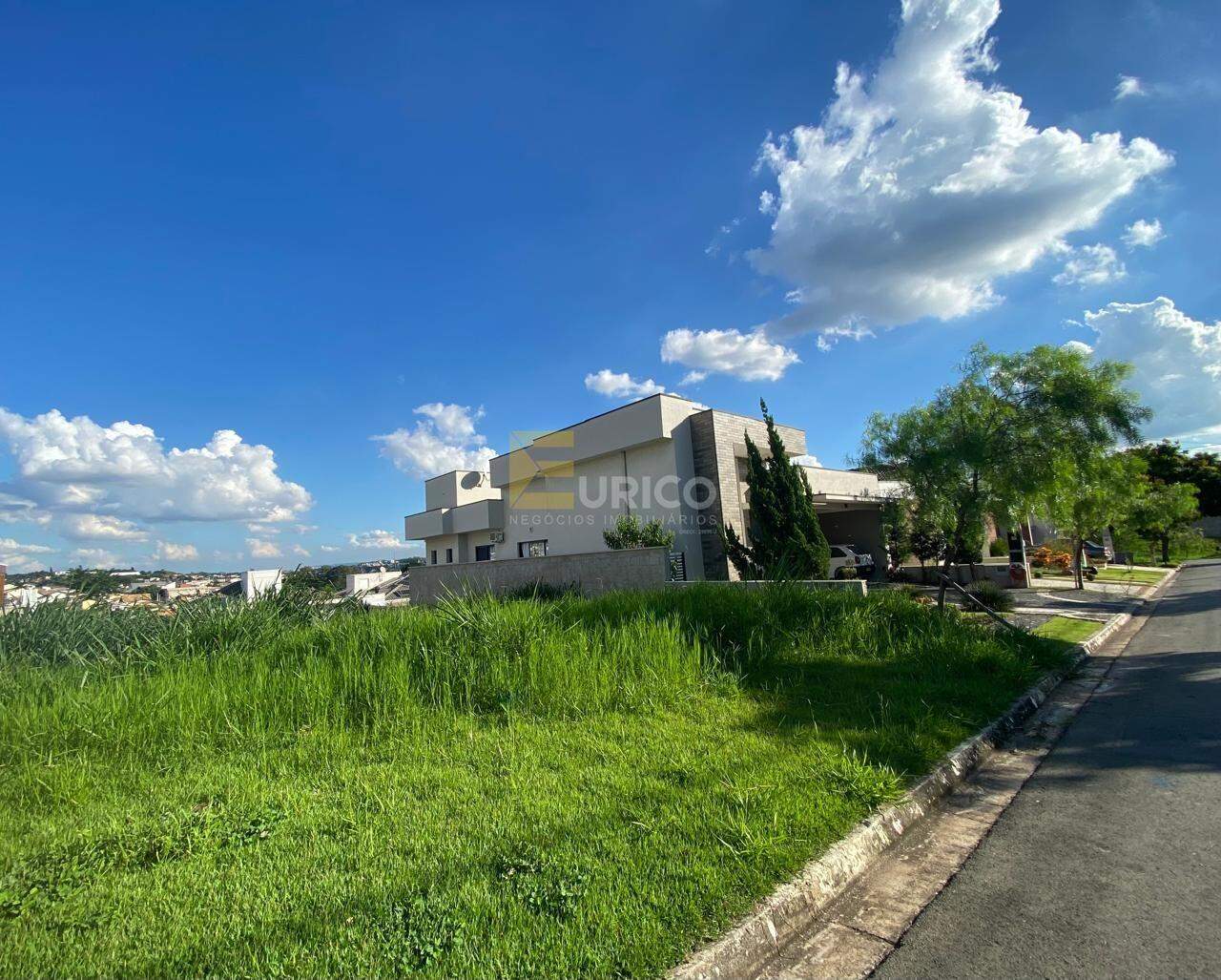 Terreno em Condomínio à venda no Condomínio Bosque dos Cambarás em Valinhos/SP: 