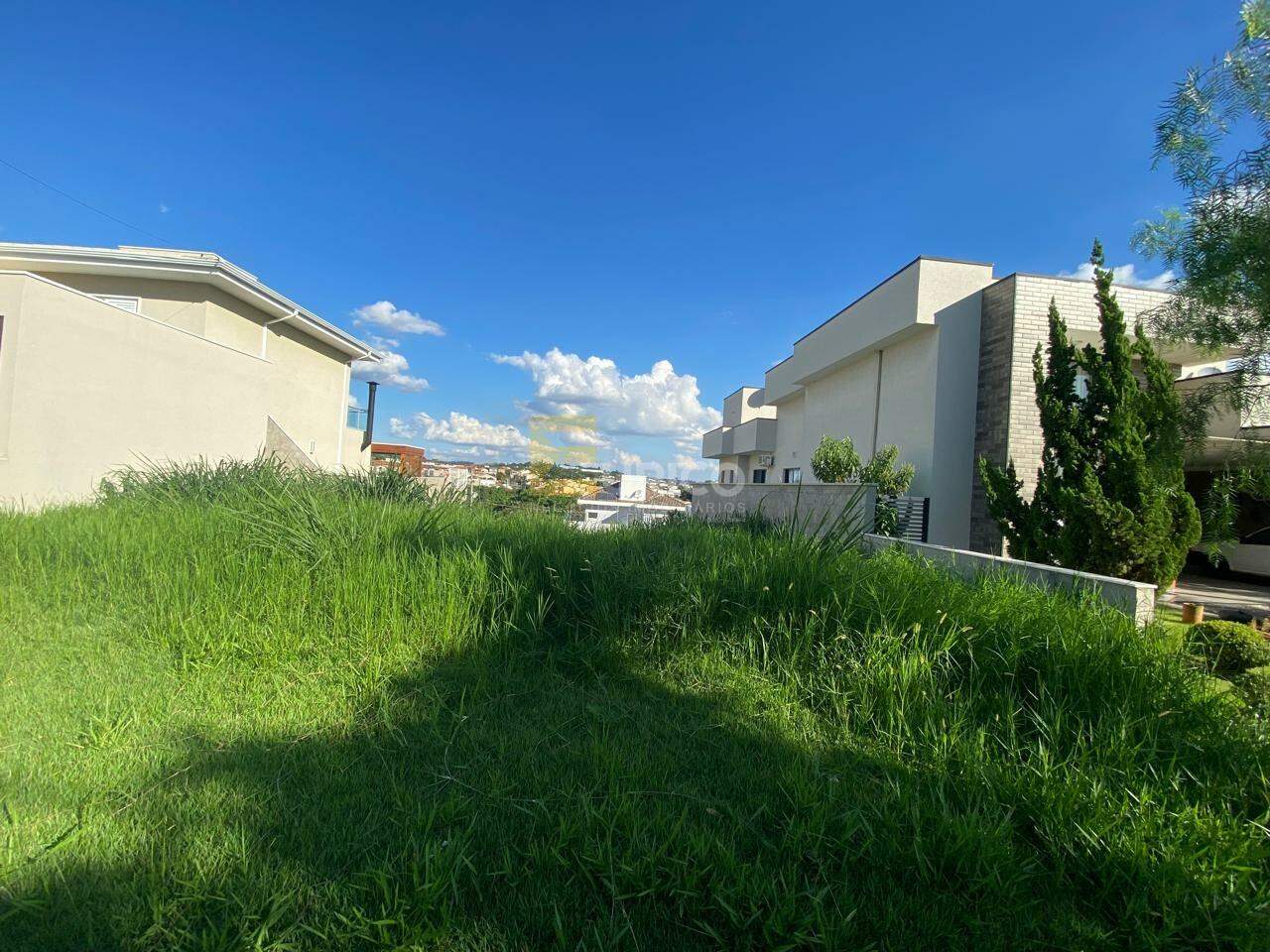 Terreno em Condomínio à venda no Condomínio Bosque dos Cambarás em Valinhos/SP: 