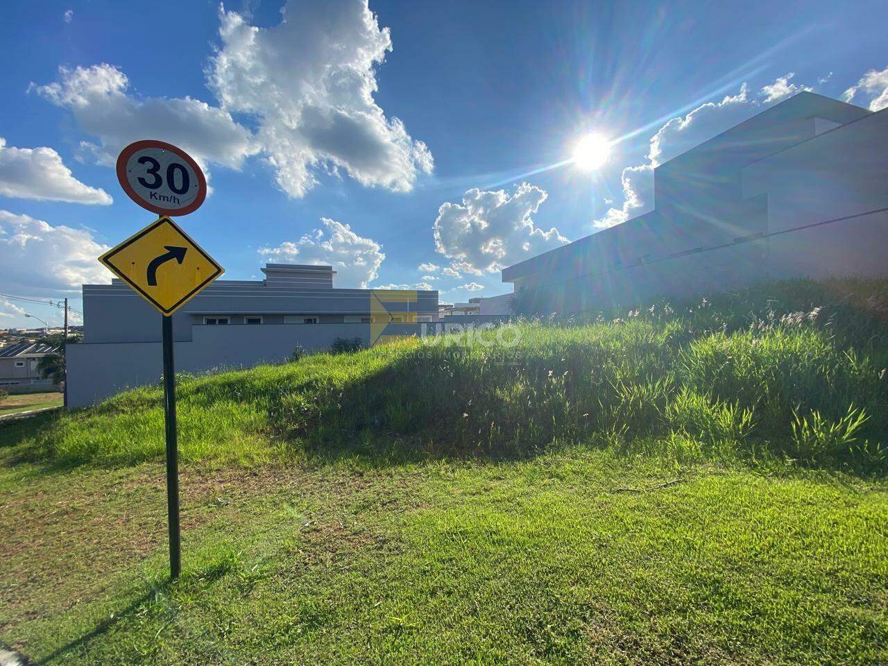 Terreno em Condomínio à venda no Condomínio Bosque dos Cambarás em Valinhos/SP: 