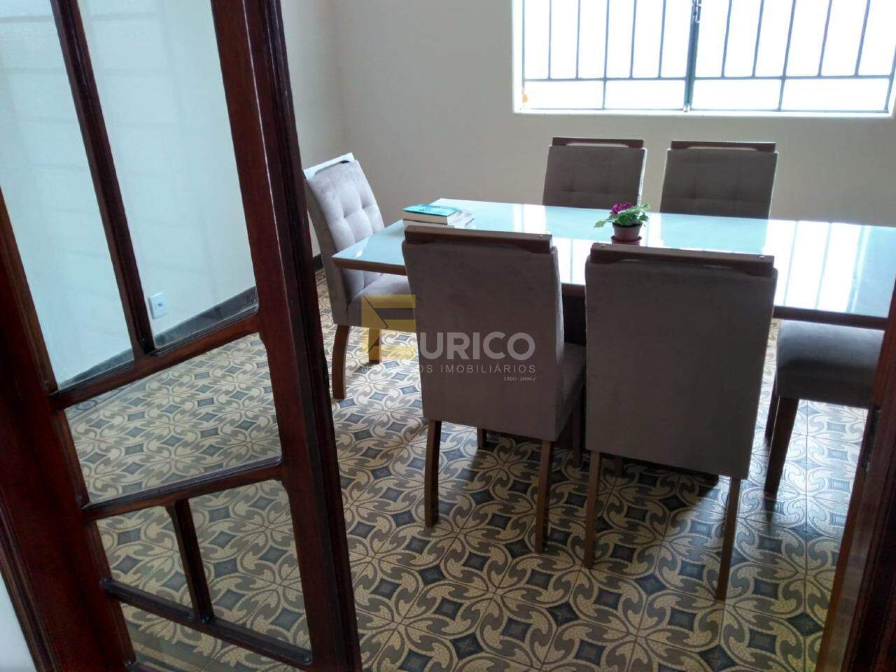 Casa à venda no Centro em Vinhedo/SP: 