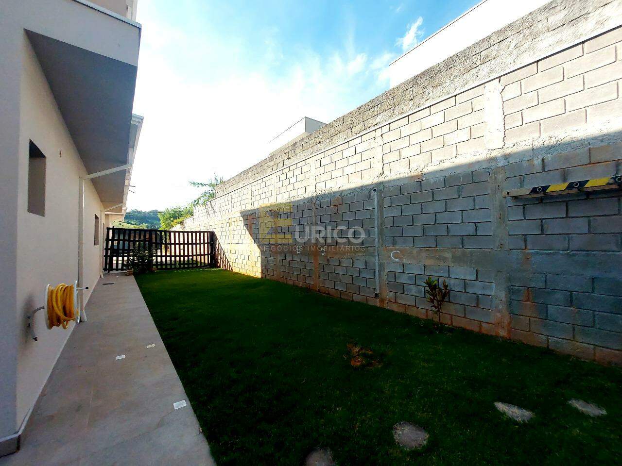 Casa em condomínio à venda no Condomínio Vila Hípica II em Vinhedo/SP: 