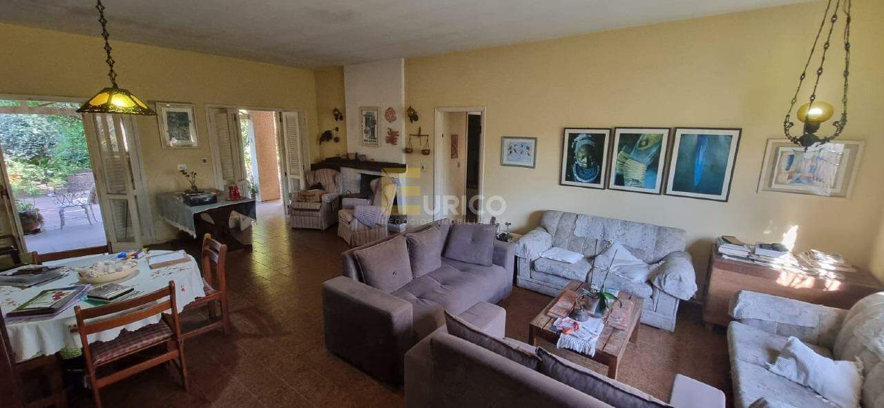 Casa à venda no Centro em Vinhedo/SP: 