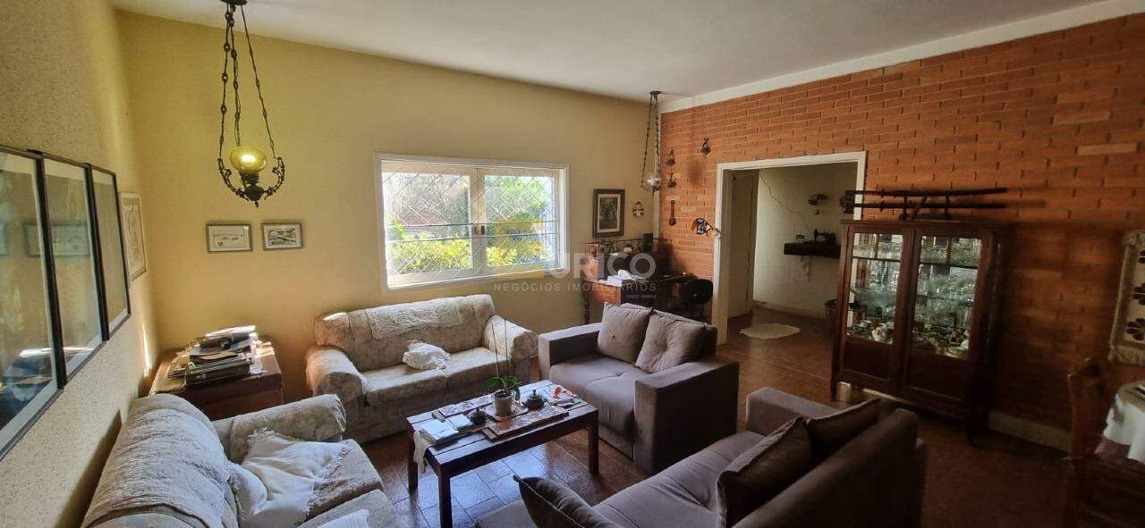 Casa à venda no Centro em Vinhedo/SP: 