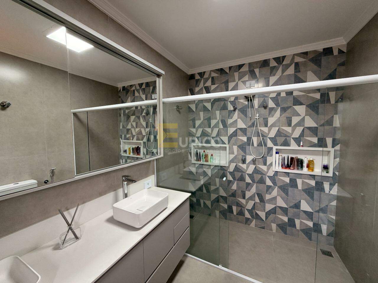 Casa em condomínio à venda no Condomínio Villaggio Capríccio em Louveira/SP: 