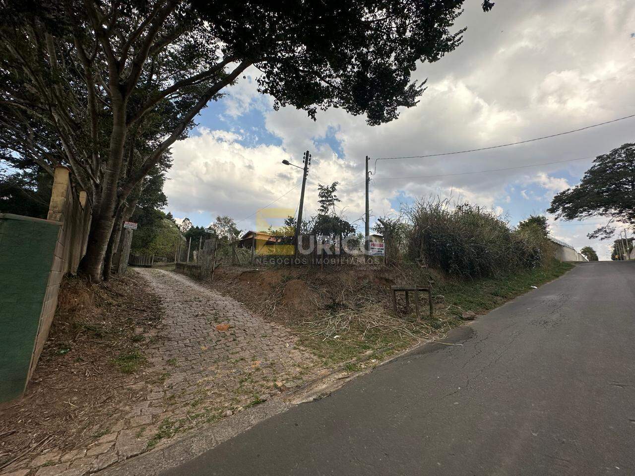 Terreno à venda no Dois Córregos em Valinhos/SP: 