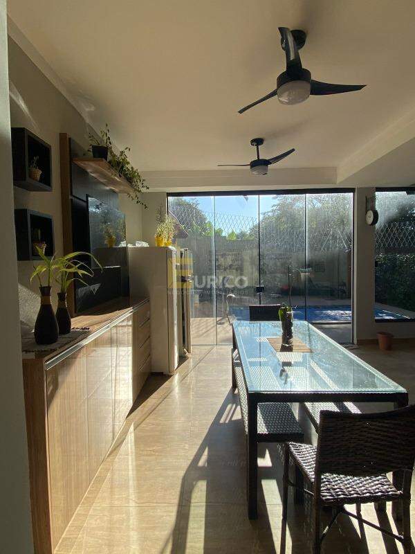 Casa à venda no Condomínio Flor da Serra em Valinhos/SP: 