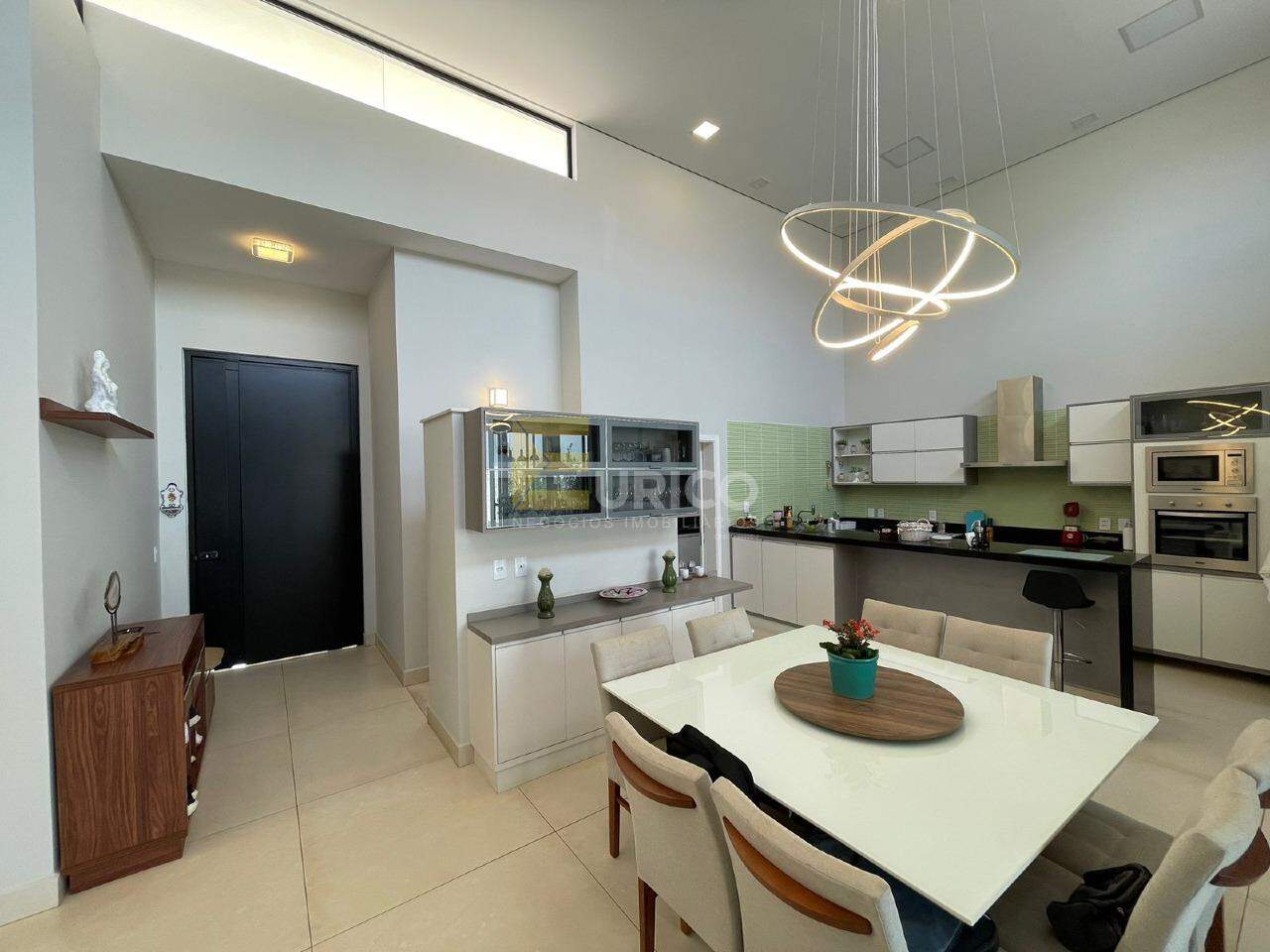 Casa à venda no Condomínio Porto Seguro Village em Valinhos/SP: 