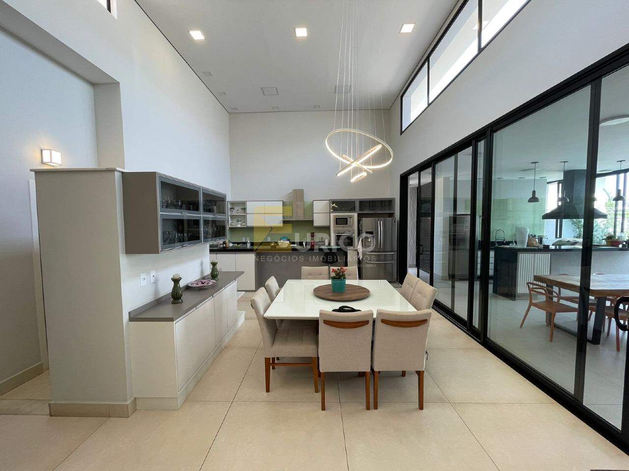 Casa à venda no Condomínio Porto Seguro Village em Valinhos/SP: 