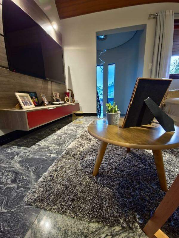 Casa em condomínio à venda no Condomínio Reserva Colonial em Valinhos/SP: 