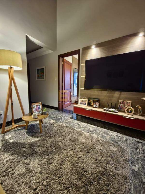 Casa em condomínio à venda no Condomínio Reserva Colonial em Valinhos/SP: 