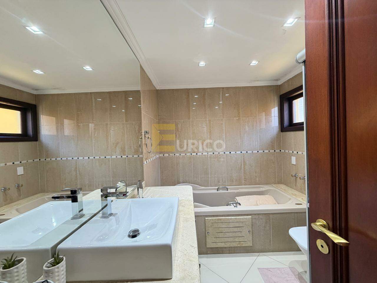 Casa em condomínio à venda no Condomínio Reserva Colonial em Valinhos/SP: 