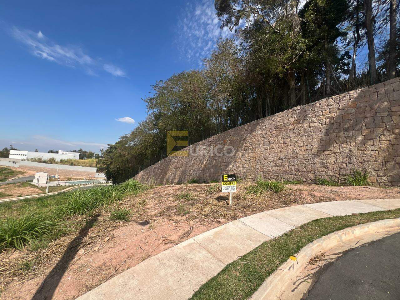 Terreno em Condomínio à venda no Condomínio Residencial San Lucca em Vinhedo/SP: 