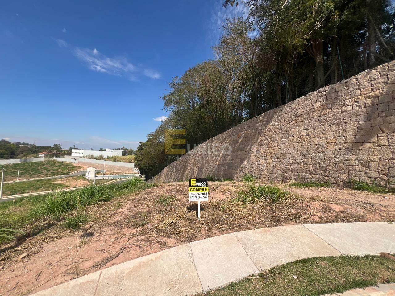 Terreno em Condomínio à venda no Condomínio Residencial San Lucca em Vinhedo/SP: 