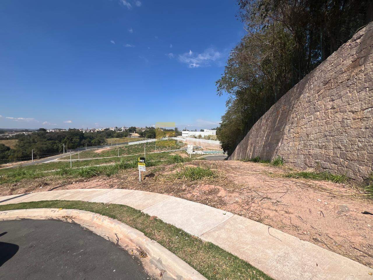 Terreno em Condomínio à venda no Condomínio Residencial San Lucca em Vinhedo/SP: 