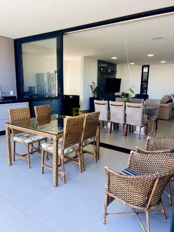 Casa em condomínio à venda no Condomínio Santa Isabel em Louveira/SP: 