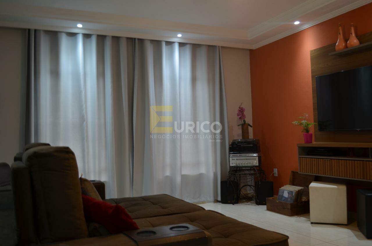 Casa à venda no JARDIM DAS PALMEIRAS em Valinhos/SP: 