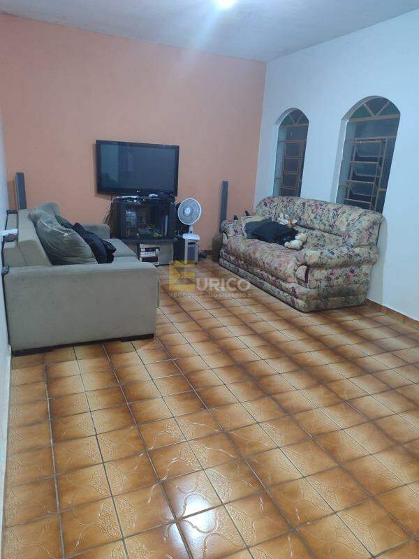 Casa à venda no VILA SANTO ANTÔNIO em Valinhos/SP: 