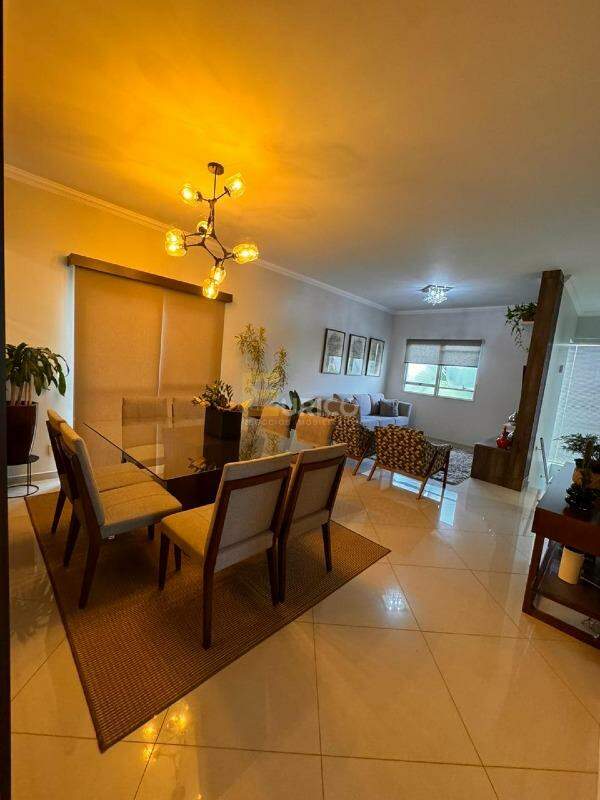 Casa em condomínio à venda no Condomínio Portal do Jequitibá em Valinhos/SP: 