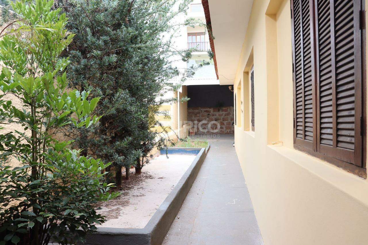 Casa à venda no VILA EMBARÉ em Valinhos/SP: 