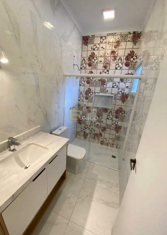 Casa em condomínio para aluguel no Condomínio Estância Marambaia em Vinhedo/SP: LAVABO