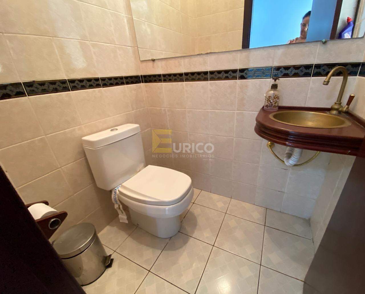 Casa em condomínio à venda no Marambaia em Vinhedo/SP: lavabo