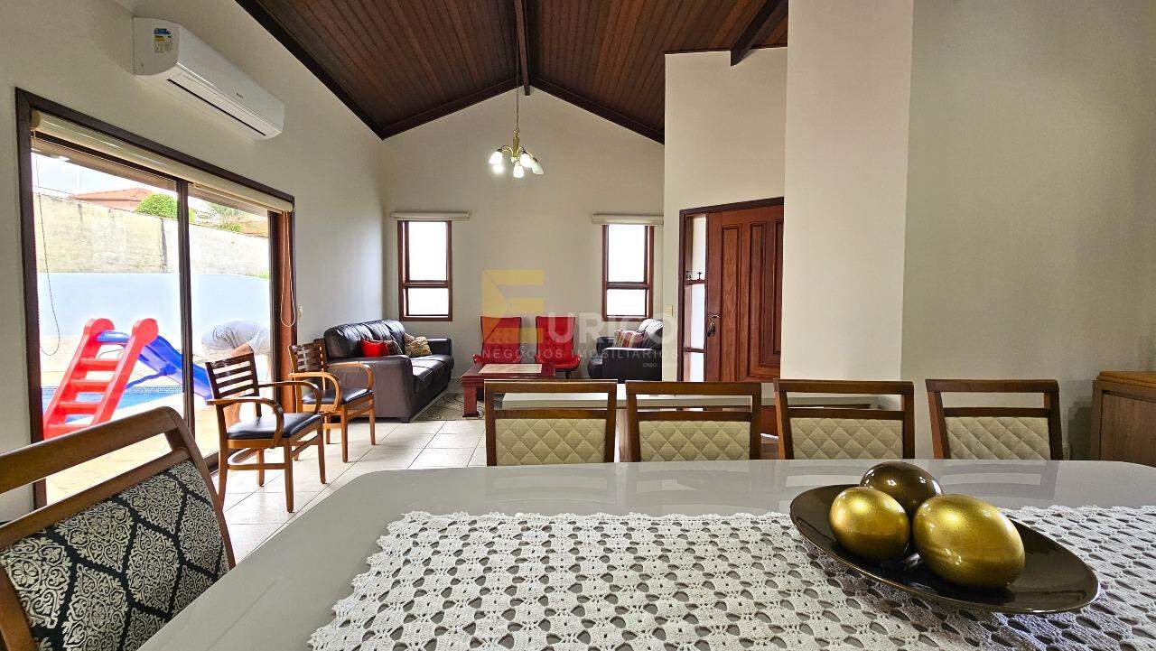 Casa em condomínio à venda no Condomínio Recanto dos Paturis em Vinhedo/SP: 